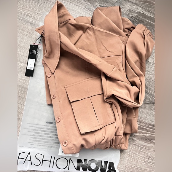 Fashion Nova, Here For it cargo Jumpsuit, XS runs big - Picture 5 of 5